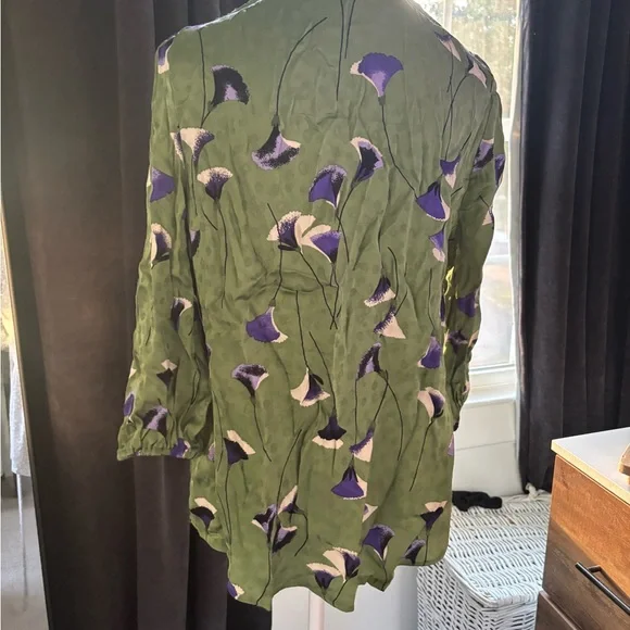 New York & Company Green and Purple Blouse - Picture 3 of 6